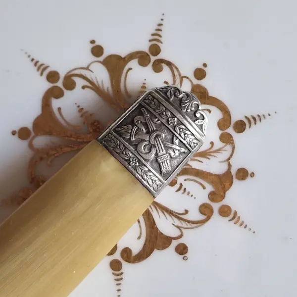 French Antique Knife Set – 12 Pieces with Horn Handles & Ornate Silver Details