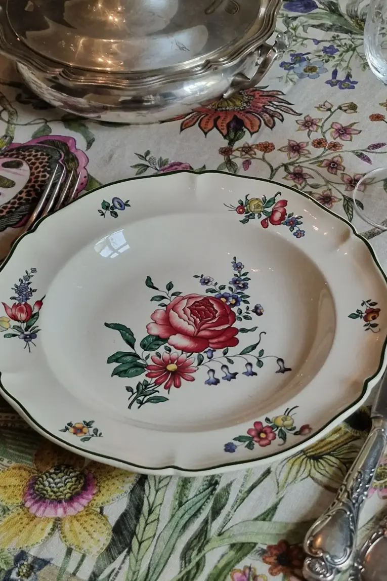 Floral Soup Plates with Scalloped Edge– Set of 6