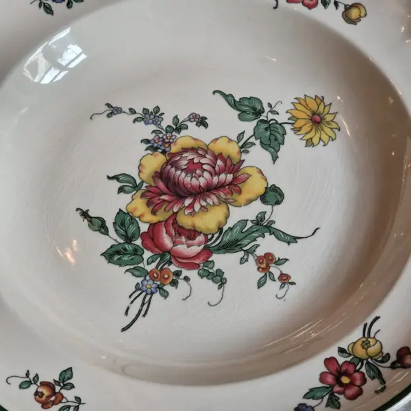 Floral Soup Plates with Scalloped Edge – Set of 4