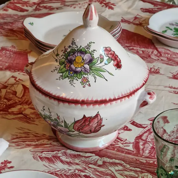 French Faience Lidded Tureen “Le Renoleau” – Hand-Painted Floral